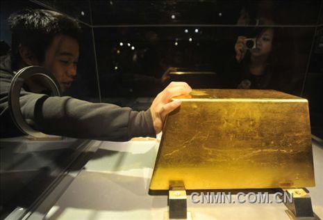 02世界上最大的金磚，重220千克（價格約780萬美元） 臺北黃金博物館