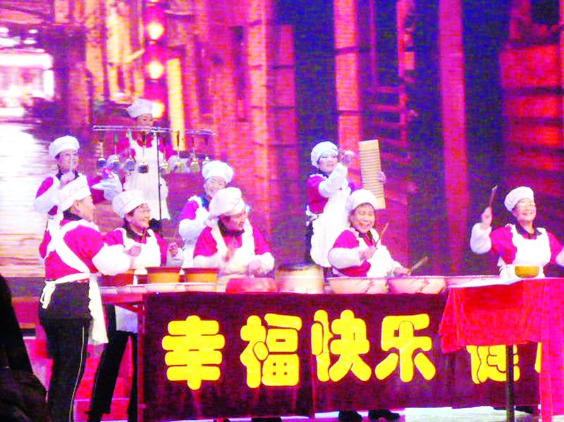 幾年來(lái)，“快樂(lè)大媽”先后參加了山東電視臺(tái)《綜藝滿天星》、《鄉(xiāng)村季風(fēng)》、湖南電視臺(tái)《快樂(lè)大本營(yíng)》、河南電視臺(tái)《創(chuàng)意時(shí)代》等欄目的節(jié)目錄制和演出，成為了炙手可熱的明星。