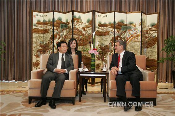 簽字儀式開始之前，雙方還深入交流了戰(zhàn)略合作的意愿和方向。