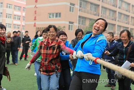 B.我運動我快樂我健康。陜西有色西安勘察設(shè)計研究院女職工積極開展文化體育活動。 (2)