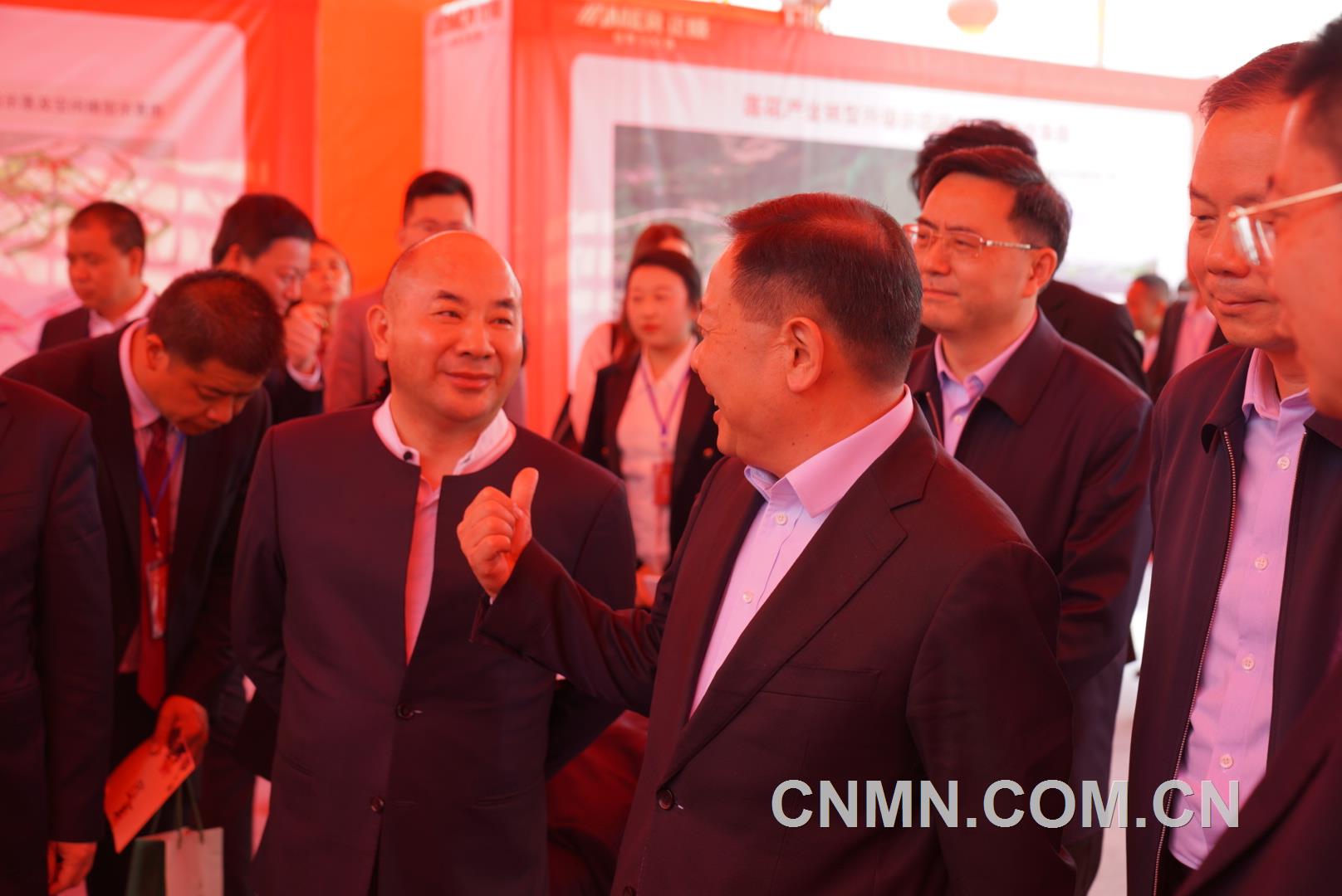 3月26日，正威蓮花金屬新材料產(chǎn)業(yè)園項目開工儀式在江西省萍鄉(xiāng)市蓮花縣隆重舉行。